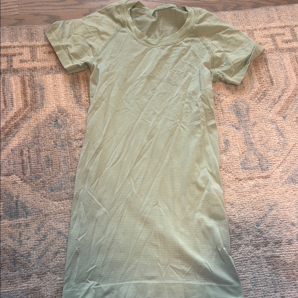 Pea Green lululemon swiftly shirt